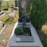 Емілія Тхір