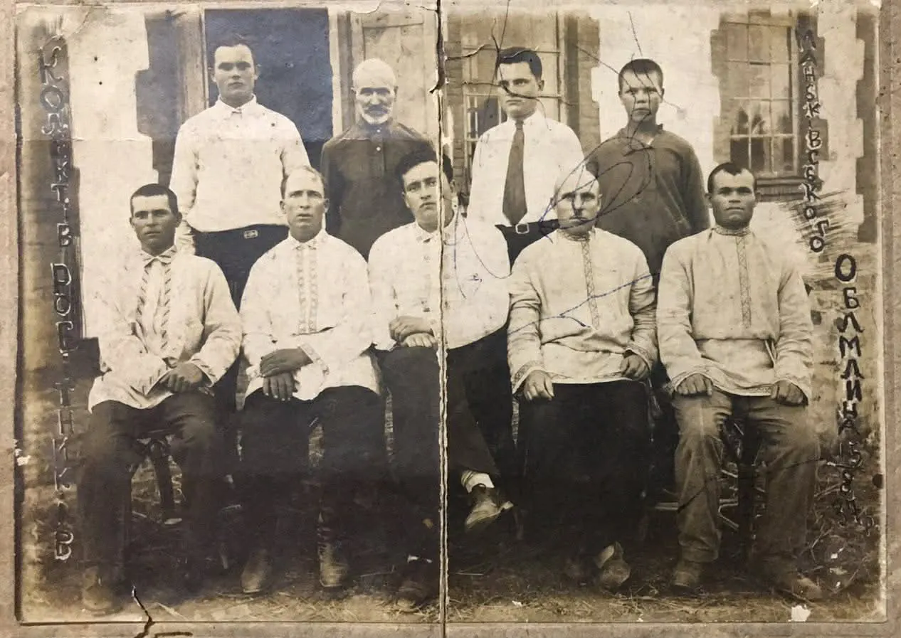 Колектив робітників Маньківського млину 15 серпня 1937 року. Фото з архіву Anastasiia Faer