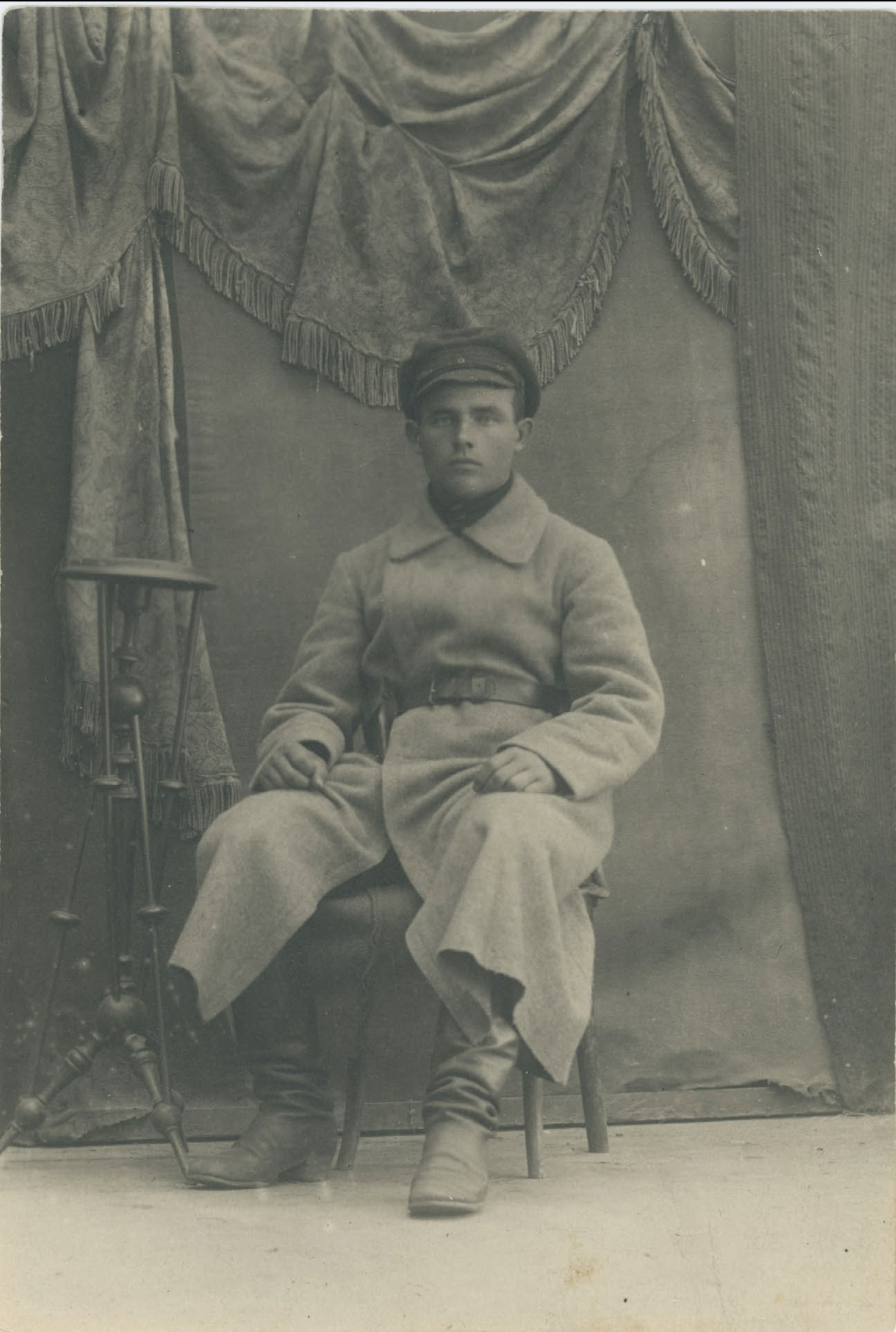 Ілько Струк, парубок у формі, м.Чорнобиль, 1919. 1919-02/1919-04. м.Чорнобиль, Вишгородський район, Київська область, 07270, Україна. Ілько Струк