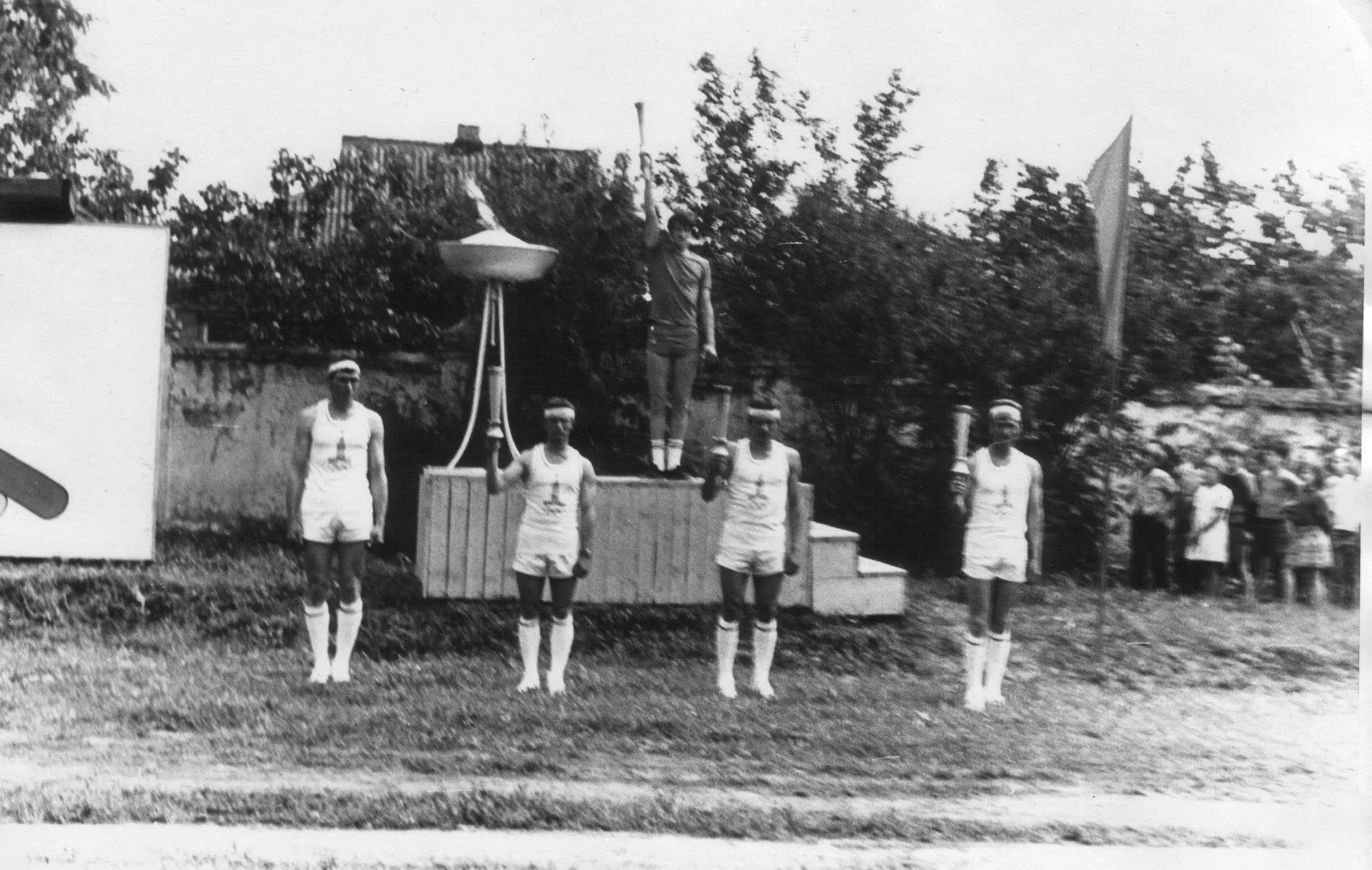 Зустріч Олімпійського вогню в Пирятині. Міський стадіон фото 1980 року