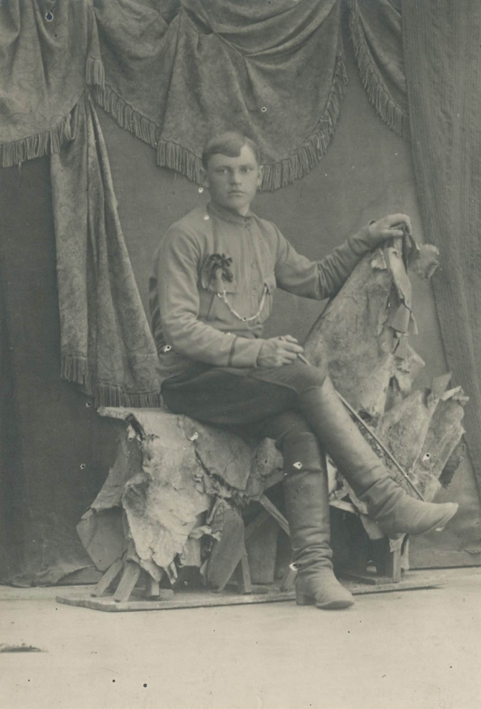 Коноваленко, адьютант Кравченка, м.Чорнобиль, 1919. 1919-02/1919-04. Чорнобиль, Вишгородський район, Київська область, 07270, Україна. Коноваленко