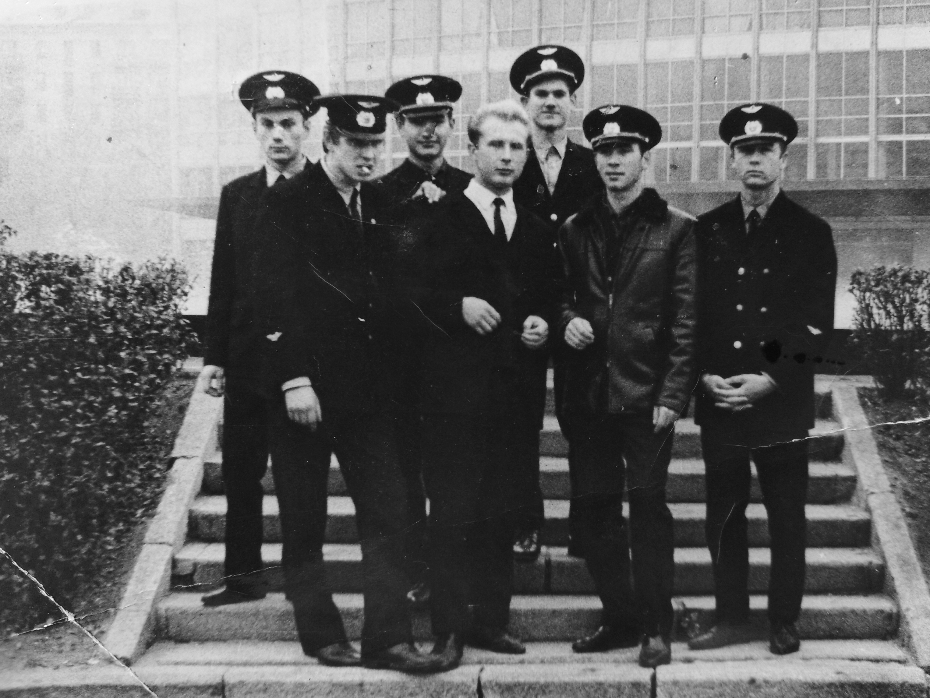 1967р, випускники КІІЦА (Київський Інститут Інженерів Цивільної Авіації), зараз це НАУ. 1967-10. проспект Любомира Гузара, Відрадний, Солом’янський район, Київ, 03124, Україна